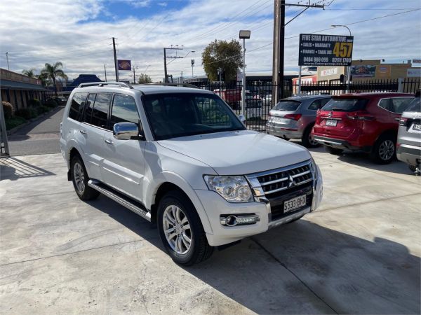 2015 Mitsubishi Pajero NX Exceed image