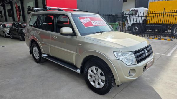 2013 MITSUBISHI PAJERO 4D WAGON NW MY14 GLX-R LWB (4x4) image