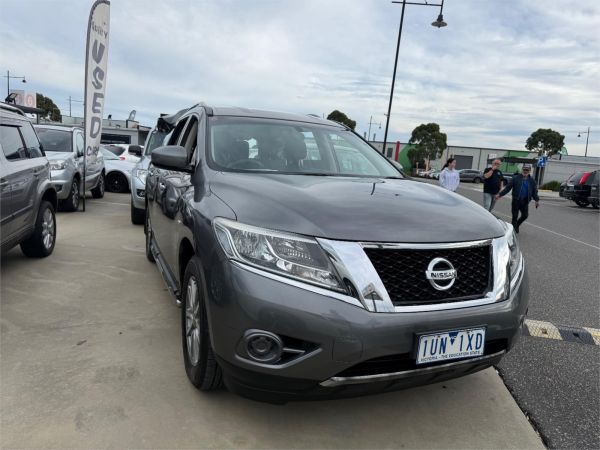 2016 Nissan Pathfinder R52 ST image