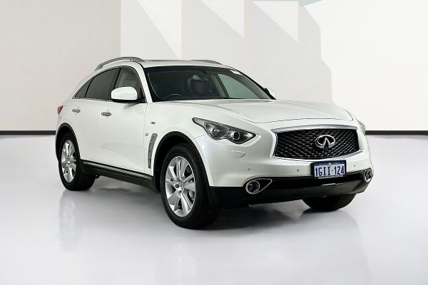 2017 Infiniti QX70  GT image