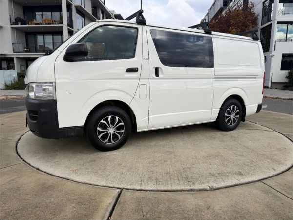 2010 Toyota Hiace KDH200R  image