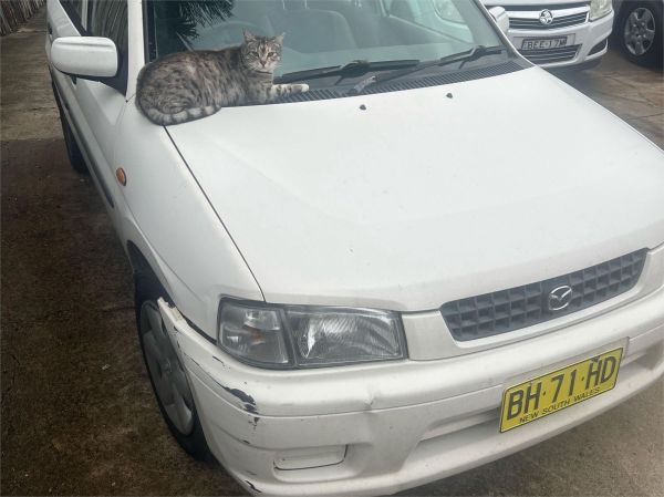 1998 MAZDA 121 5D HATCHBACK METRO image