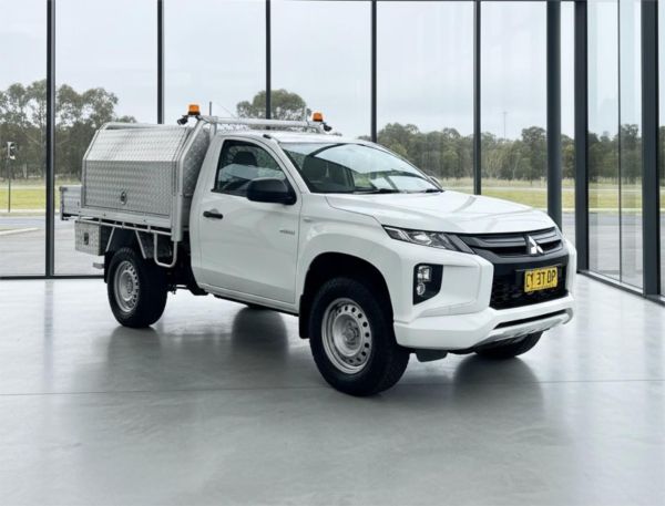 2019 Mitsubishi Triton MR GLX image