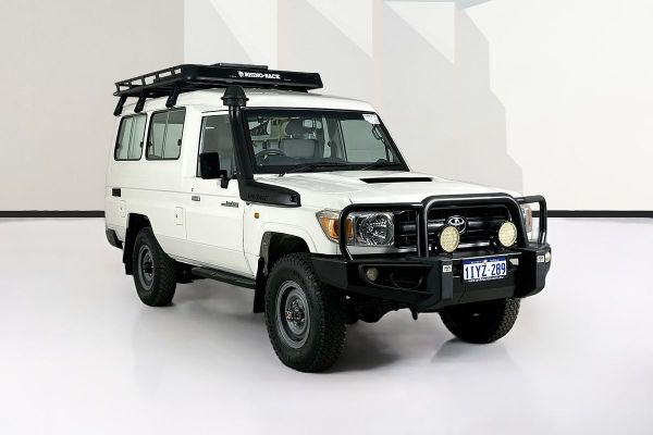 2016 Toyota Landcruiser VDJ78R Workmate Troopcarrier image