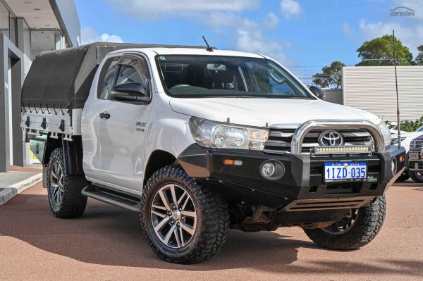 2017 Toyota Hilux SR Auto 4x4 image