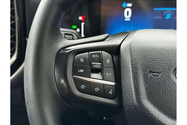 2024 Ford Everest Ambiente image