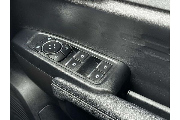 2024 Ford Everest Ambiente image