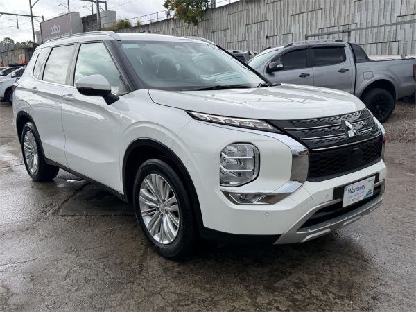 2024 Mitsubishi Outlander ZM LS image