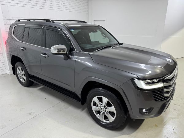 2023 Toyota Landcruiser FJA300R Sahara image