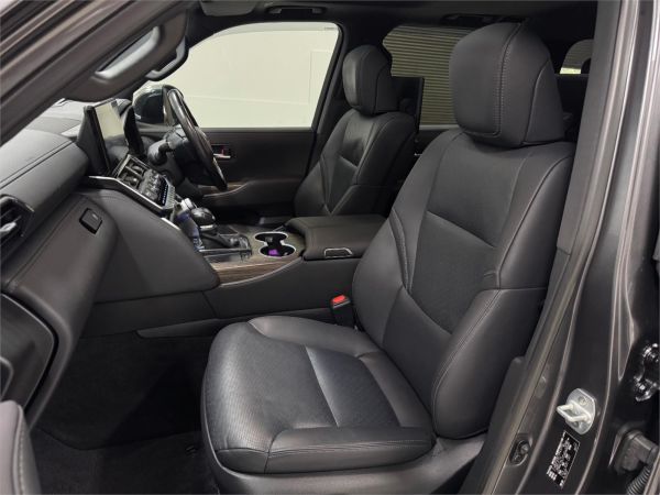 2023 Toyota Landcruiser FJA300R Sahara image