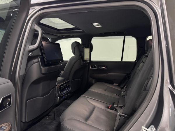 2023 Toyota Landcruiser FJA300R Sahara image