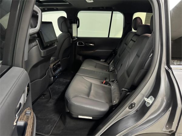 2023 Toyota Landcruiser FJA300R Sahara image