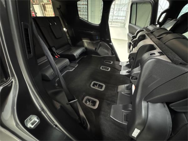 2023 Toyota Landcruiser FJA300R Sahara image