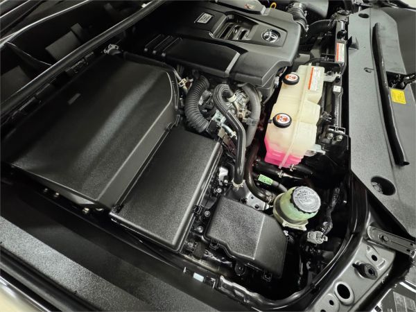 2023 Toyota Landcruiser FJA300R Sahara image