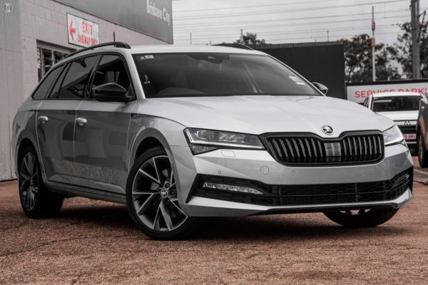 2025 Skoda Superb 3V SportLine image