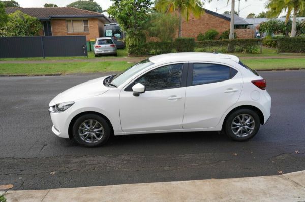2020 Mazda 2 DJ G15 Pure image