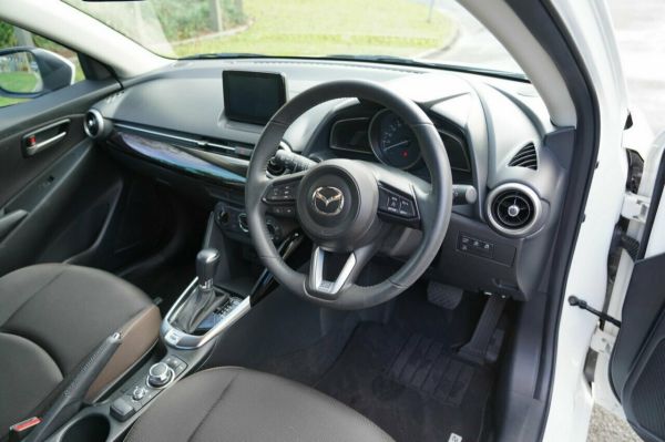 2020 Mazda 2 DJ G15 Pure image