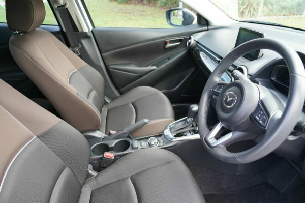 2020 Mazda 2 DJ G15 Pure image