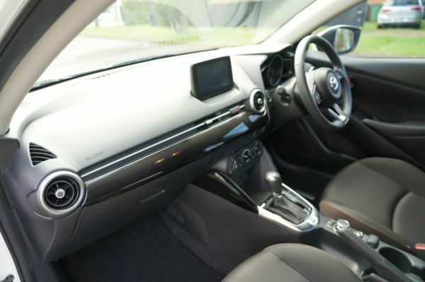 2020 Mazda 2 DJ G15 Pure image