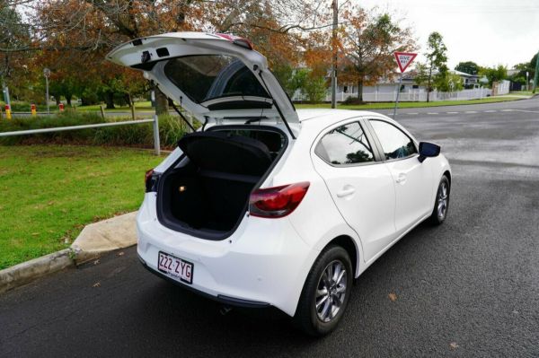2020 Mazda 2 DJ G15 Pure image
