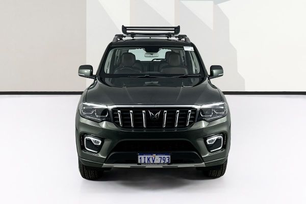 2023 Mahindra Scorpio Z8 image