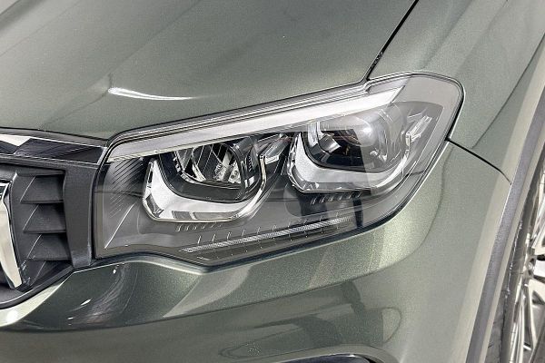 2023 Mahindra Scorpio Z8 image