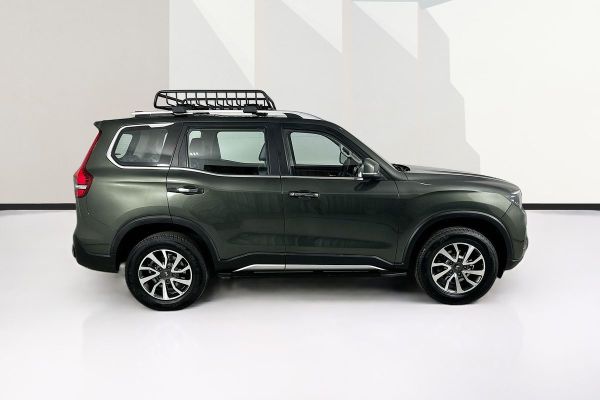 2023 Mahindra Scorpio Z8 image