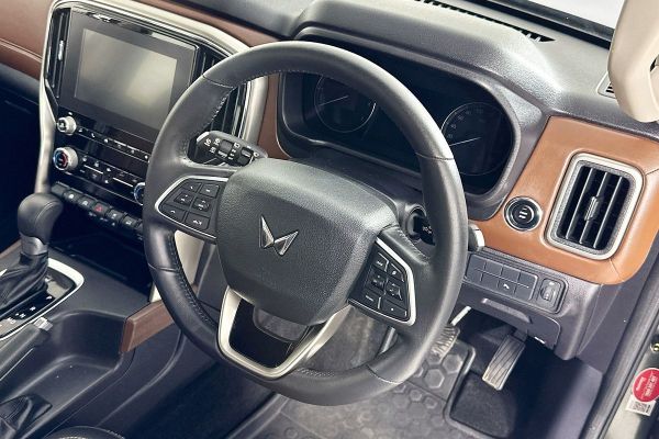 2023 Mahindra Scorpio Z8 image