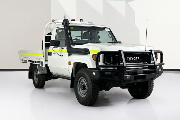 2024 Toyota Landcruiser GDJL79R Workmate image