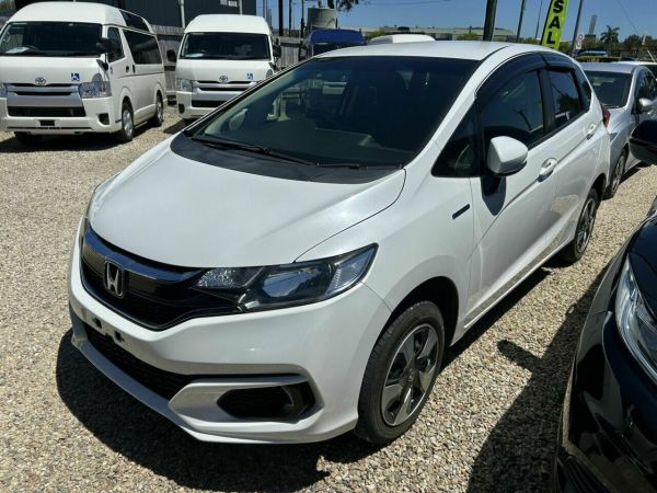 2018 Honda Fit GP6 (Hybrid) White Continuous Variable Hatchback image
