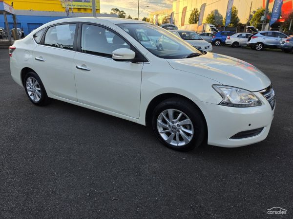 2014 Nissan Pulsar B17 ST image
