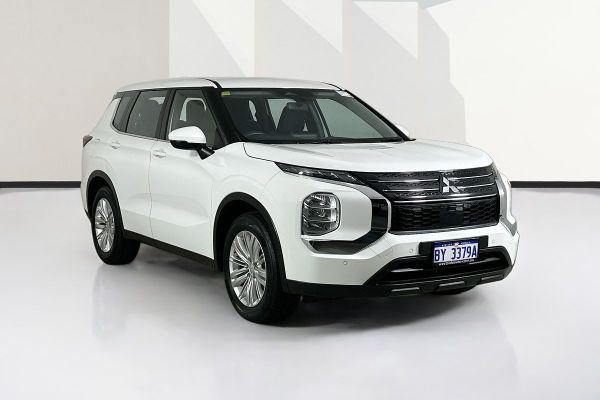 2023 Mitsubishi Outlander ZM ES image