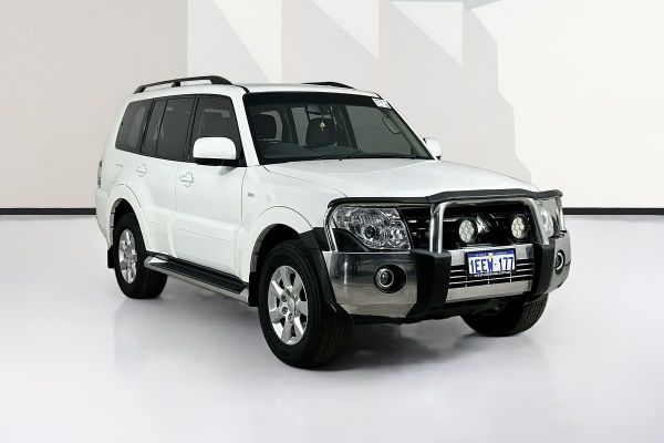 2013 Mitsubishi Pajero NW GLX-R image