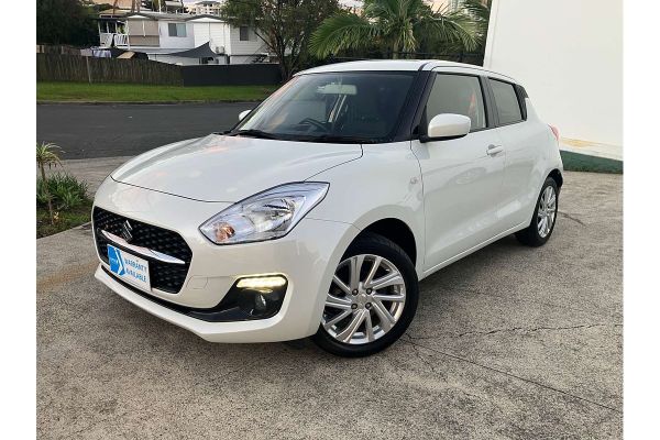 2020 Suzuki Swift GL Navigator AZ Series II image