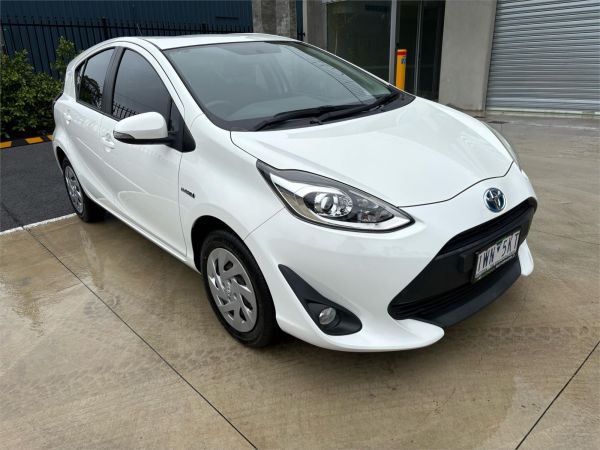 2018 Toyota Prius C Hatchback NHP10R image