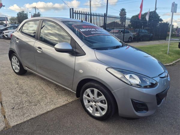 2013 MAZDA MAZDA2 5D HATCHBACK DE MY14 NEO SPORT image