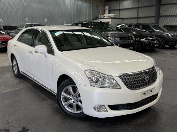 2010 Toyota Crown Sedan URS206 Majesta image