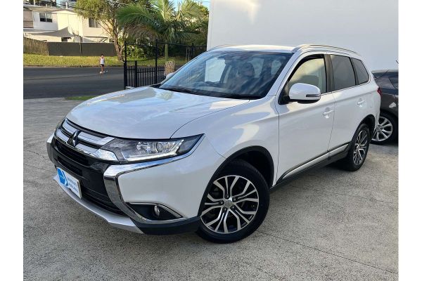 2018 Mitsubishi Outlander ZL LS image