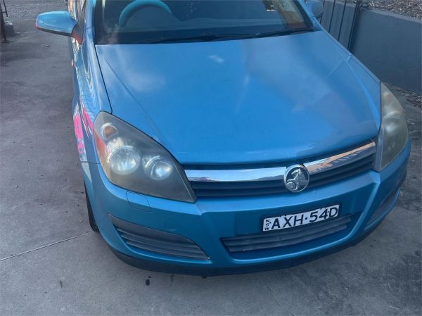 2006 HOLDEN ASTRA 5D HATCHBACK AH MY06 CD image