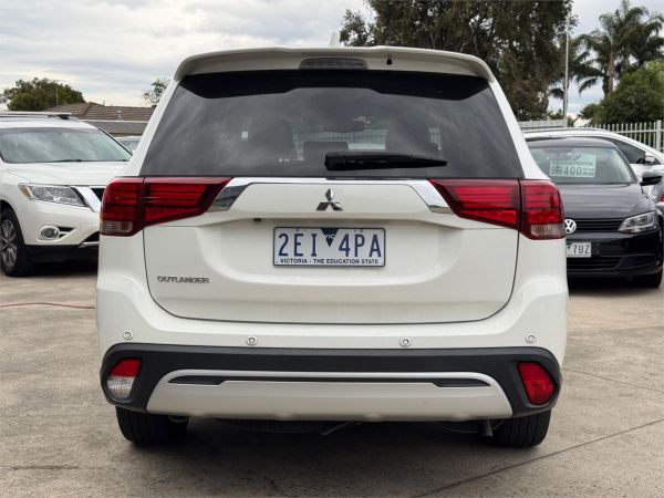 2019 Mitsubishi Outlander ZL LS image