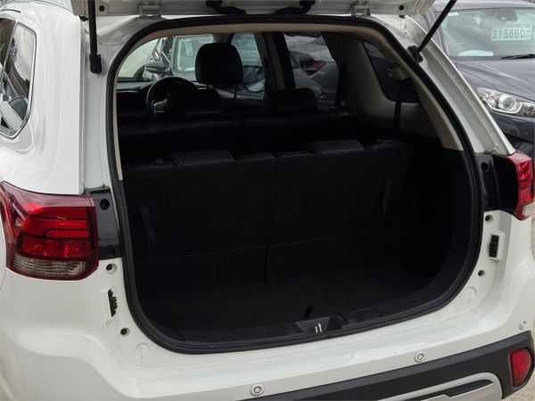 2019 Mitsubishi Outlander ZL LS image