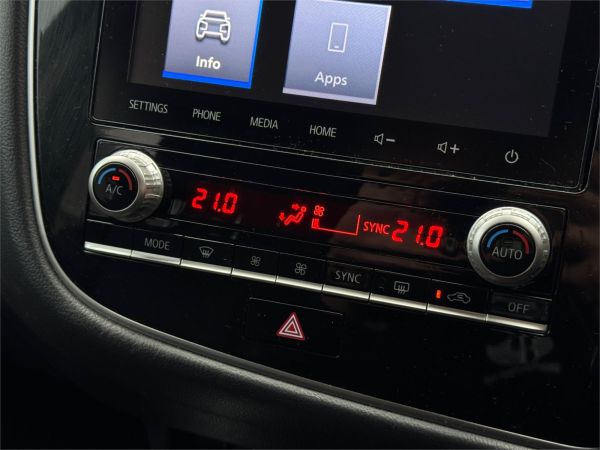 2019 Mitsubishi Outlander ZL LS image