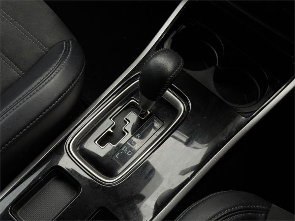 2019 Mitsubishi Outlander ZL LS image