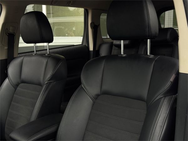 2019 Mitsubishi Outlander ZL LS image