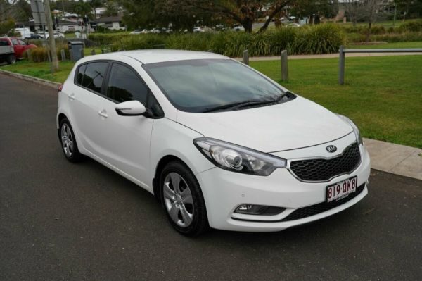 2015 Kia Cerato YD MY15 S White 6 Speed Automatic Hatchback image