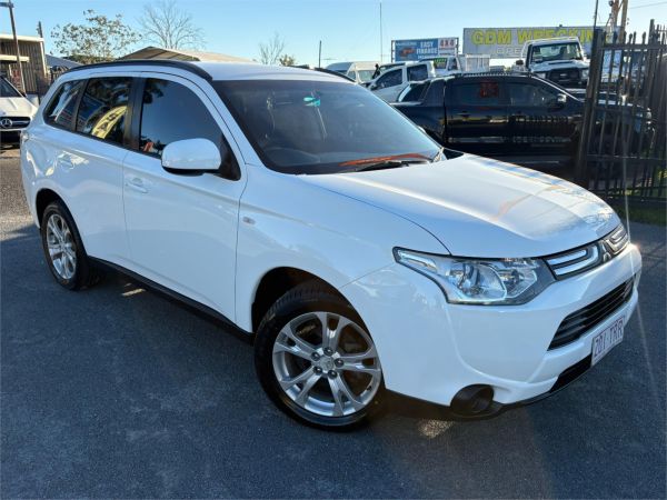 2013 Mitsubishi Outlander ZJ ES image