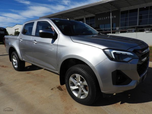 2024 Isuzu D-MAX  LS-M image