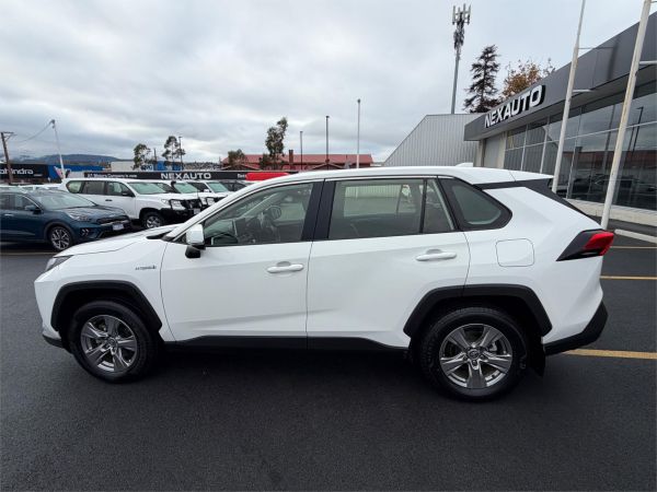 2024 Toyota RAV4 AXAH52R GX image