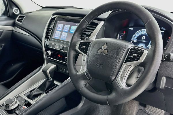 2024 Mitsubishi Pajero Sport QF Exceed image