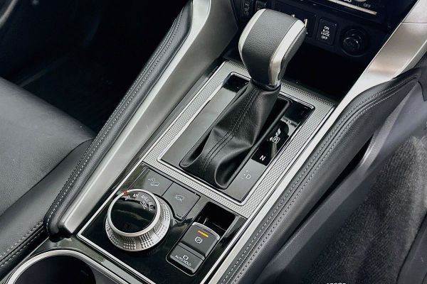 2024 Mitsubishi Pajero Sport QF Exceed image